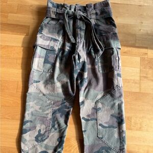 Marissa Webb Bryn Paper Bag Camo Print Cargo Pants size 6